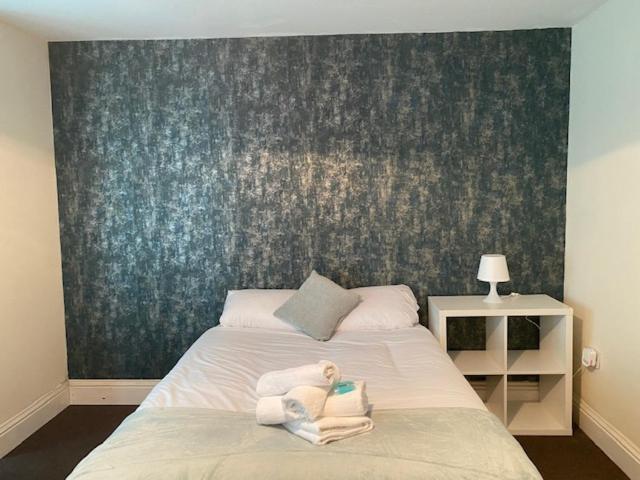 Berks Luxury Serviced Apartments,5 Bedrooms, 5 Double Beds, 2 Bathrooms, Free Super Fast Wifi & Parking Earley Екстер'єр фото