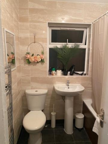 Berks Luxury Serviced Apartments,5 Bedrooms, 5 Double Beds, 2 Bathrooms, Free Super Fast Wifi & Parking Earley Екстер'єр фото