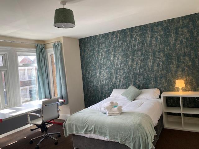 Berks Luxury Serviced Apartments,5 Bedrooms, 5 Double Beds, 2 Bathrooms, Free Super Fast Wifi & Parking Earley Екстер'єр фото