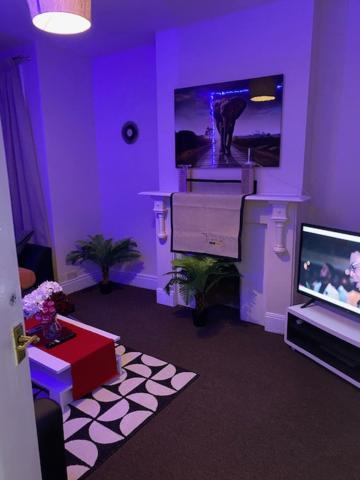 Berks Luxury Serviced Apartments,5 Bedrooms, 5 Double Beds, 2 Bathrooms, Free Super Fast Wifi & Parking Earley Екстер'єр фото